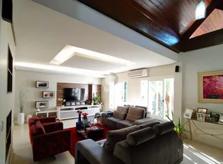 Casa com 4 dormitórios, foto 2