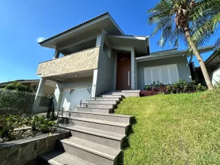 Casa com 4 dormitórios, foto 1