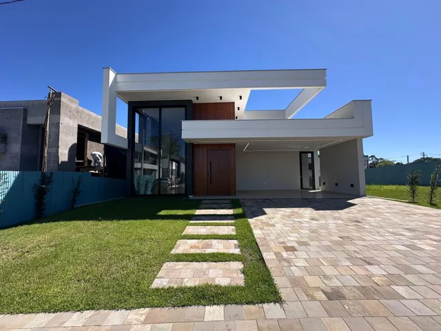Casa com 3 dormitórios