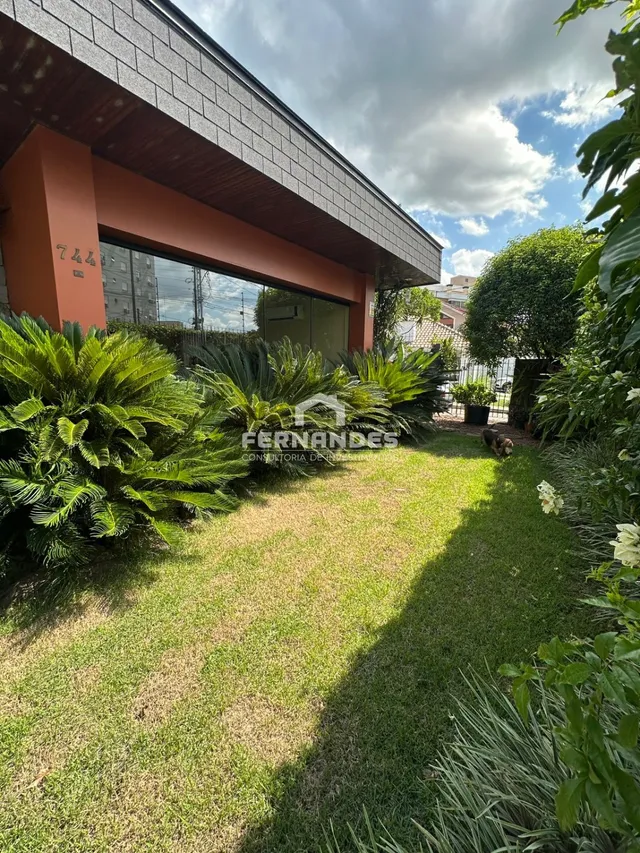 Casa com 4 dormitórios