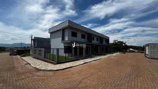 Fachada de uma casa moderna em Lajeado, Brasil.