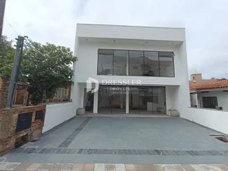 Fachada moderna de uma residência em Lajeado, Brasil.