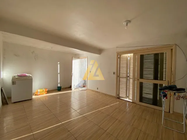 Casa com 4 dormitórios, foto 3