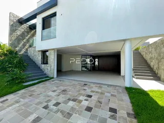 Vista da fachada de uma residência moderna em Lajeado, Brasil.