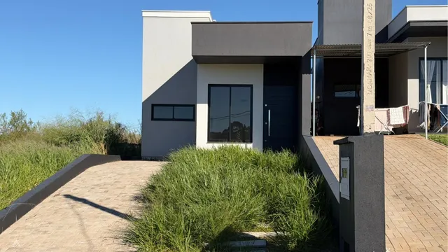 Casa geminada com 2 dormitórios