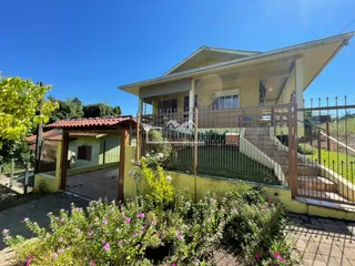 Casa com 4 dormitórios, foto 1