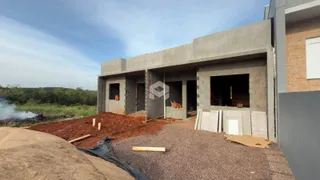Fachada de uma construção residencial em Lajeado, Brasil, em fase de obra.