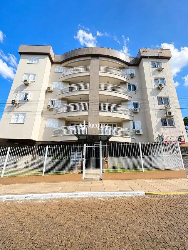 Fachada de um prédio residencial em Lajeado, Brasil.
