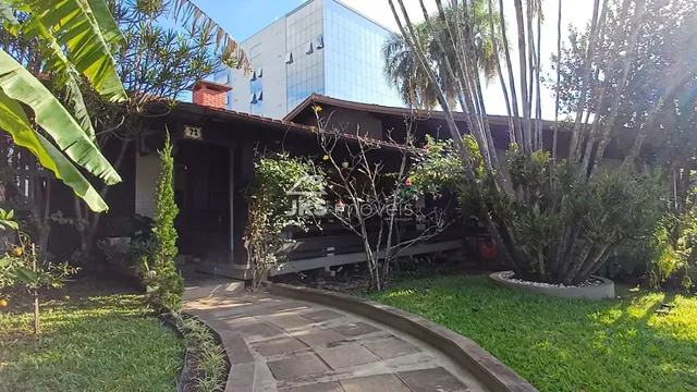 Casa com 5 dormitórios