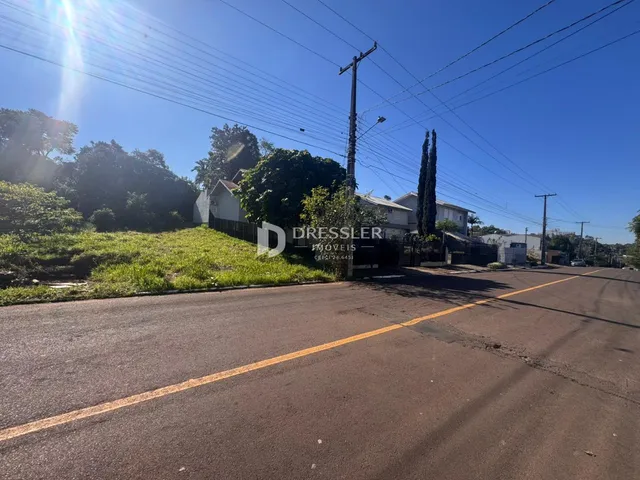 Vista da rua com casas em Lajeado, Brasil.