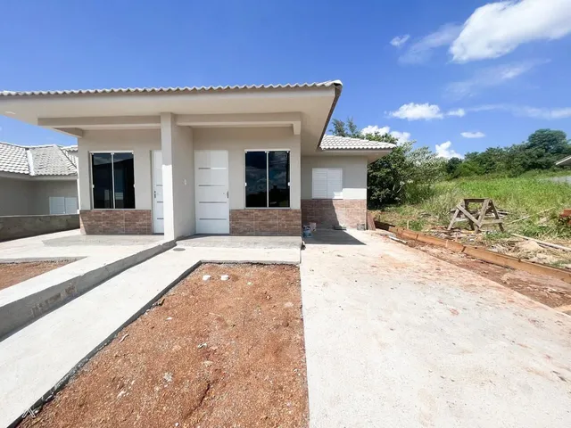 Casa geminada com 2 dormitórios