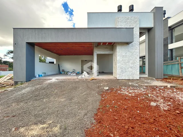Fachada de uma casa em construção em Lajeado, Brasil.
