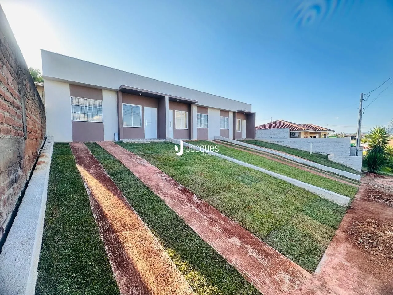 Casa geminada com 2 dormitórios, foto 1