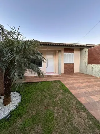 Casa geminada com 2 dormitórios