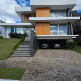 Fachada moderna de um imóvel residencial em Lajeado, Brasil.