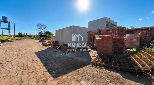 Casa geminada com 2 dormitórios