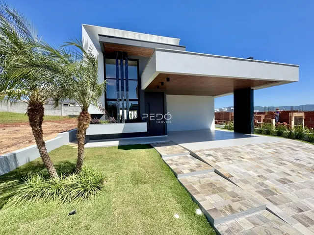 Casa com 3 dormitórios