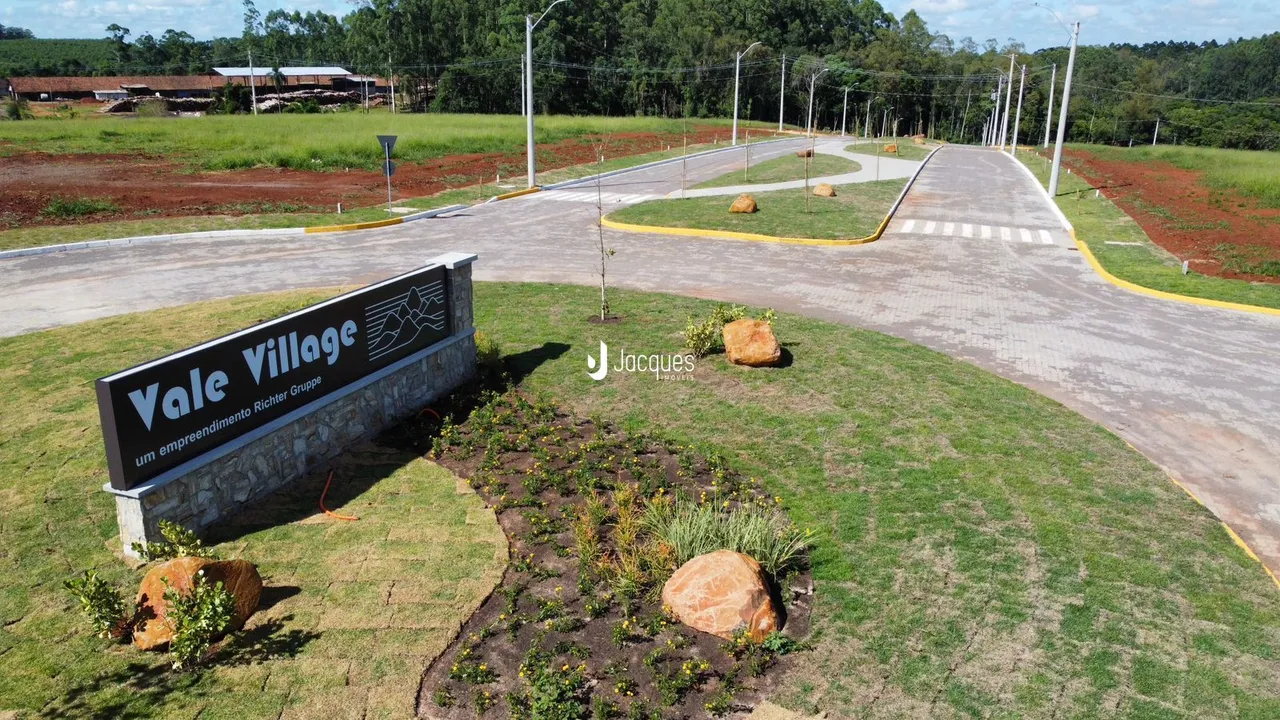 Vista da entrada de um empreendimento no Vale Village em Lajeado.