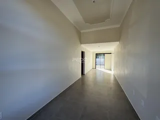 Corredor interno de uma residência em Lajeado, Brasil.
