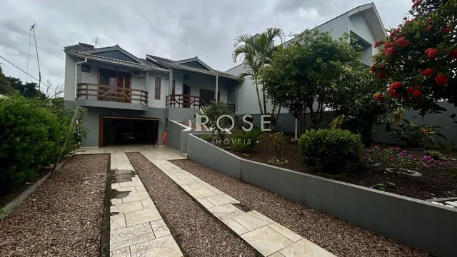 Casa com 4 dormitórios
