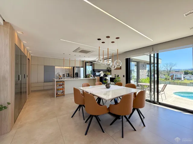 Casa com 4 dormitórios, foto 4