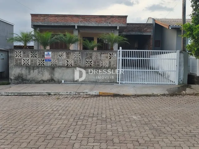 Casa com 2 dormitórios
