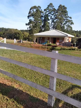 Área rural com 2 dormitórios