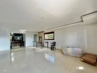 Casa com 4 dormitórios, foto 2
