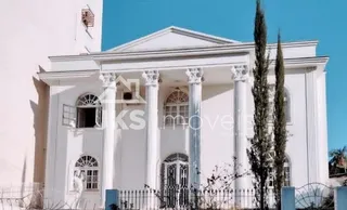 Casa com 5 dormitórios