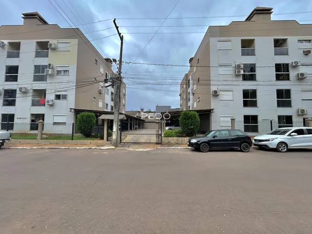 Fachada de dois edifícios residenciais em Lajeado, Brasil.