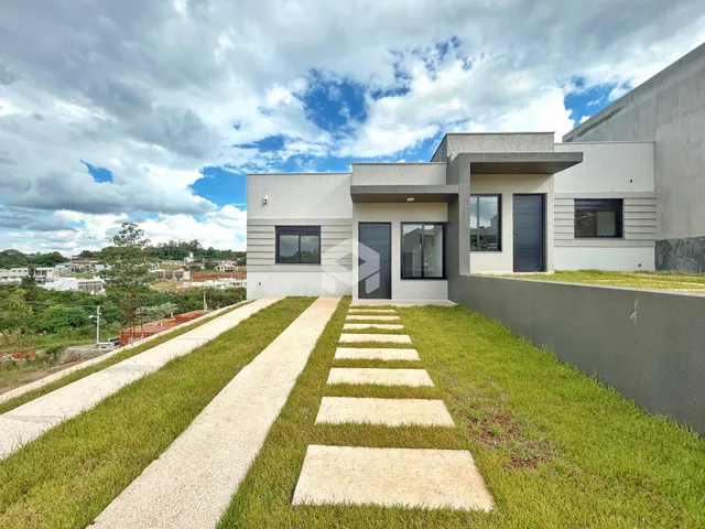 Casa geminada com 2 dormitórios