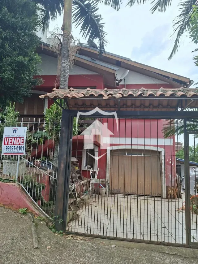 Casa com 3 dormitórios