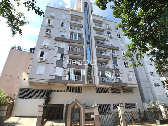 Fachada de um prédio residencial em Lajeado, Brasil com vários apartamentos.