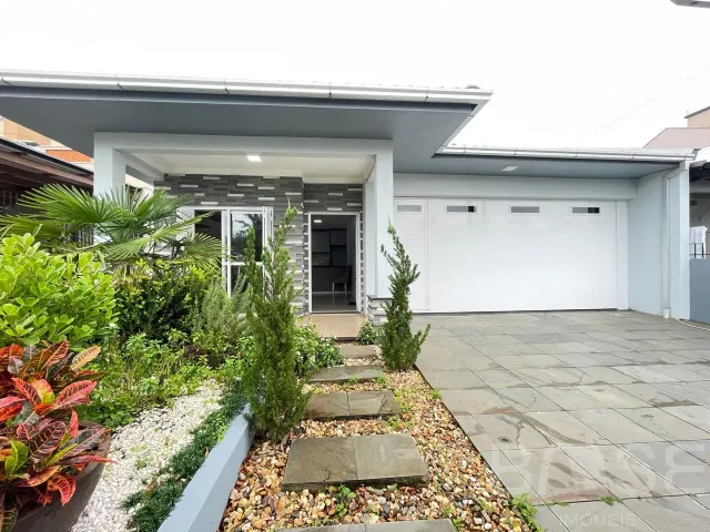 Casa com 3 dormitórios