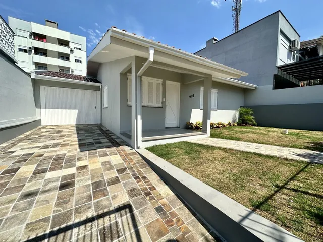 Foto da fachada de uma casa residencial em Lajeado, Brasil.
