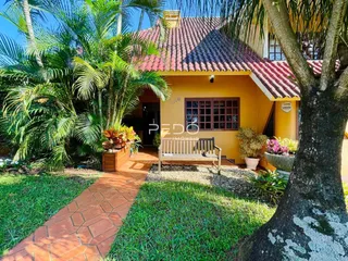 Casa com 5 dormitórios, foto 1