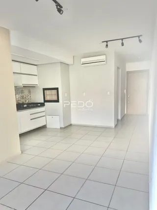 Corredor interno de uma residência em Lajeado, Brasil.