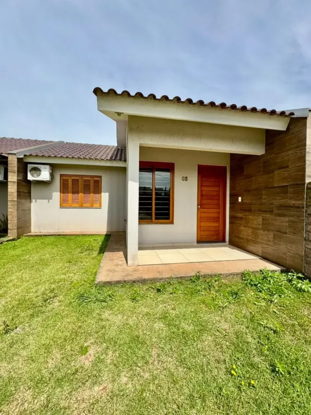 Casa geminada com 2 dormitórios
