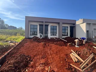 Fachada de uma casa em construção em Lajeado, Brasil.