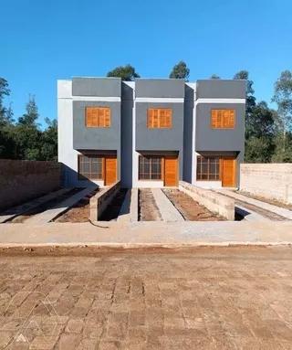 Sobrado com 2 dormitórios