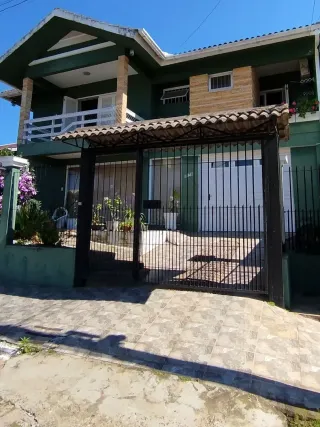 Casa com 4 dormitórios, foto 1