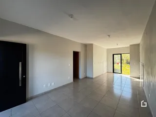 Casa geminada com 2 dormitórios, foto 3