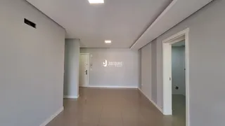 Apartamento com 2 dormitórios, foto 4