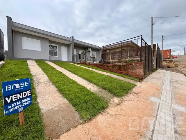 Casa geminada com 2 dormitórios