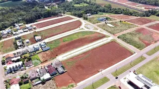 Vista aérea de um terreno rural com campos e estradas em Lajeado, Brasil.
