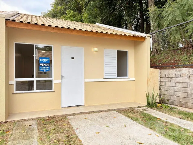 Casa geminada com 2 dormitórios