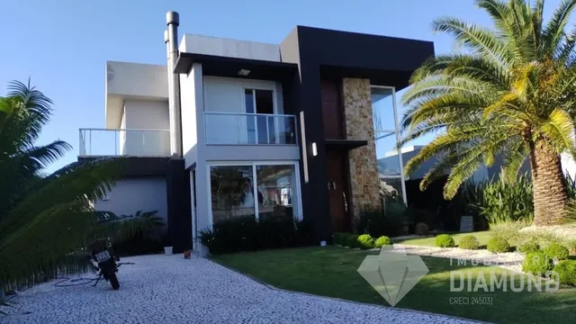 Fachada de uma residência moderna em Lajeado, Brasil.