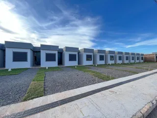 Casa geminada com 2 dormitórios, foto 1