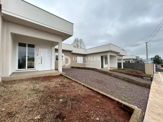 Casa geminada com 2 dormitórios
