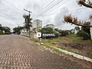 Vista externa de uma rua pavimentada em Lajeado, Brasil.